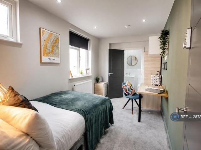 Room for rent in Aylestone Park, Old Wharf