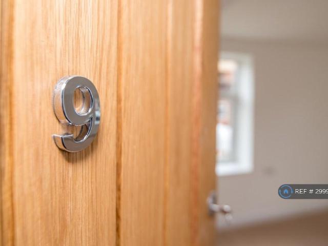 Room for rent in Woodcross, West Midlands