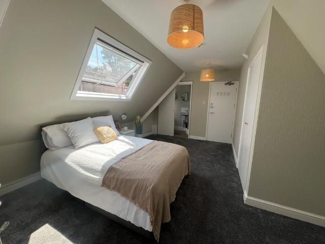Room for rent in Highweek, Bridford