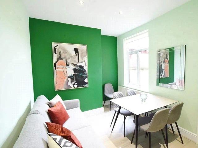 Room for rent in New Normanton, East Midlands