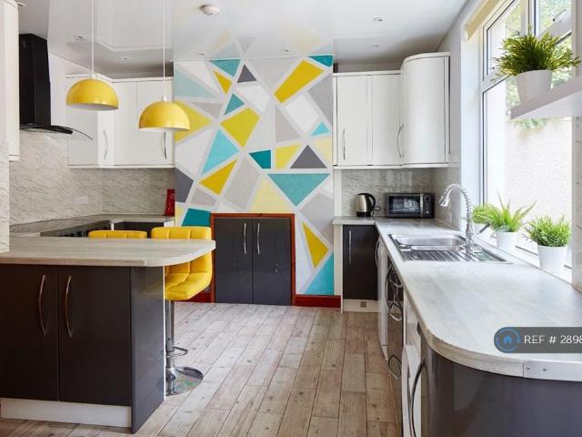 Room for rent in Eveswell, Wales