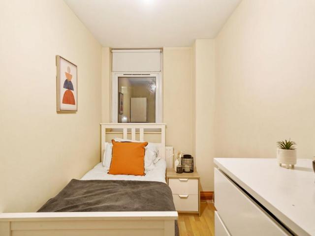 Room for rent in Maida Hill, West Kilburn
