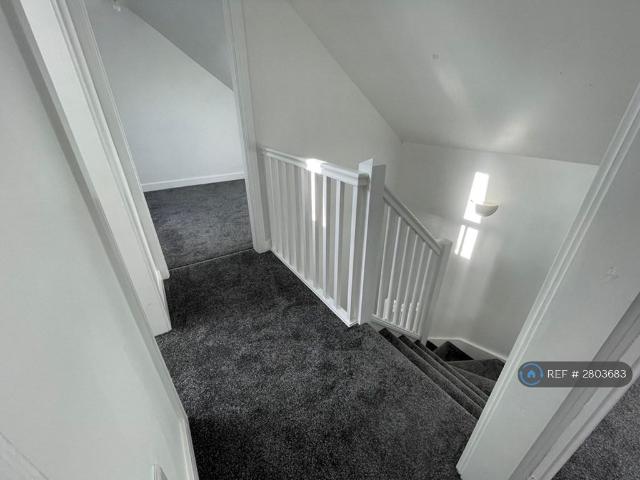 Room for rent in Guide Bridge, Greenheys