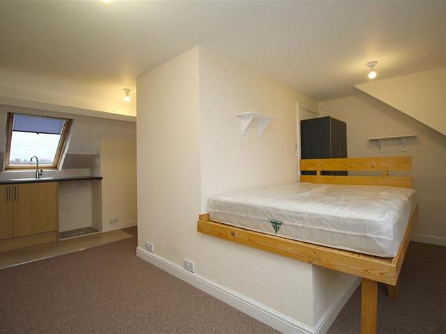 Room for rent in Elmfield, Leicestershire