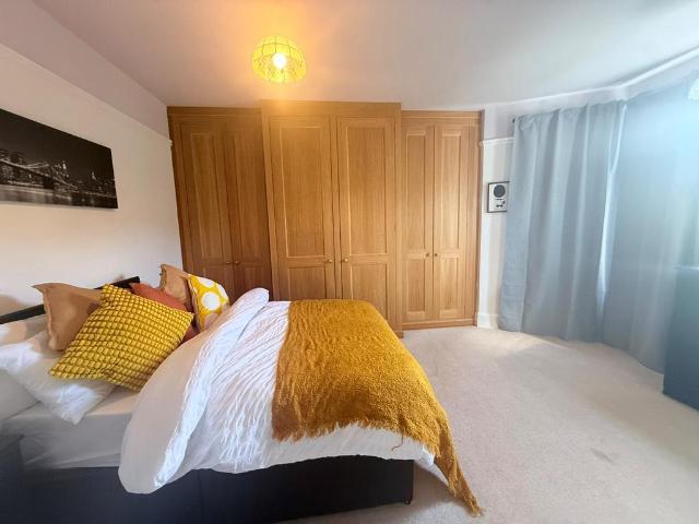 Room for rent in London Borough of Croydon, Purley