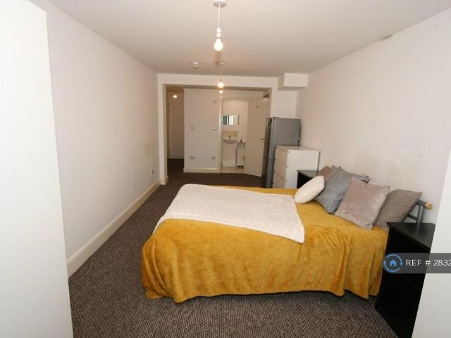 Room for rent in Dollis Hill, Greater London