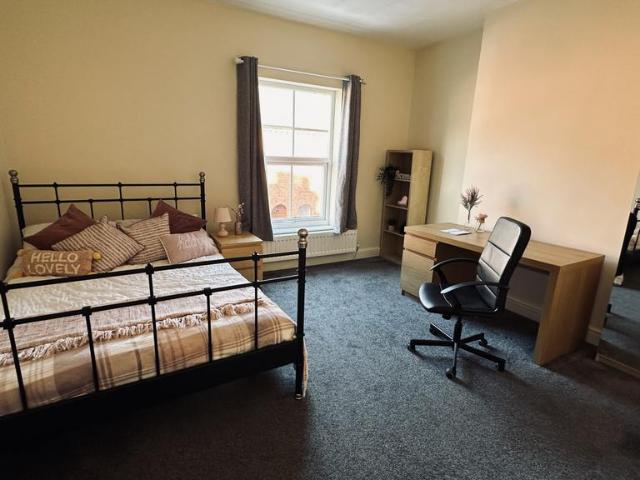 Room for rent in Northgate Village, Two Mills