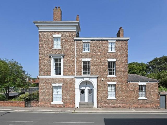 Room for rent in High Field, York