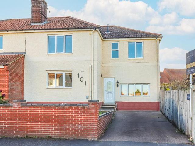 Room for rent in Heigham Grove, East Bank