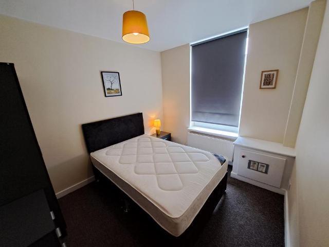Room for rent in Plasnewydd, Falcon Lodge