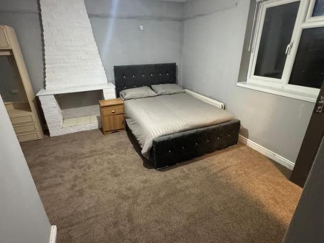 Room for rent in West Midlands