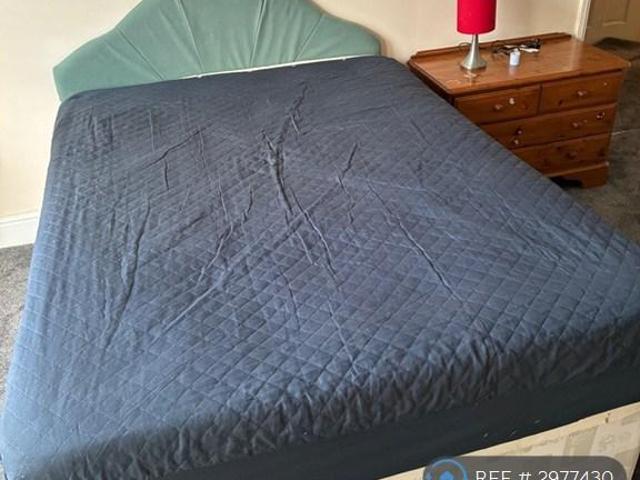 Room for rent in Evershot, Oxfordshire