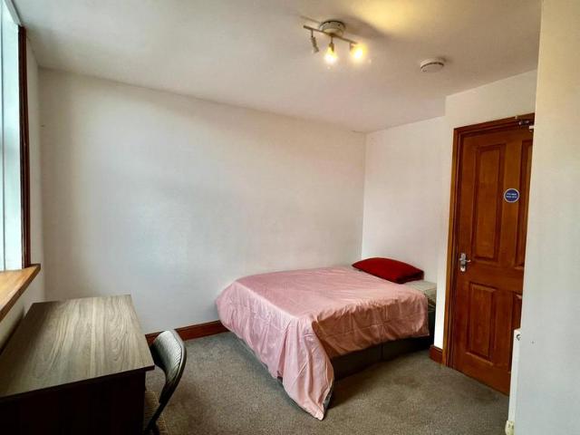 Room for rent in Stirchley, West Midlands