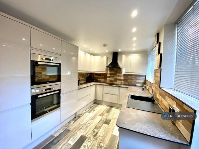 Room for rent in Wales