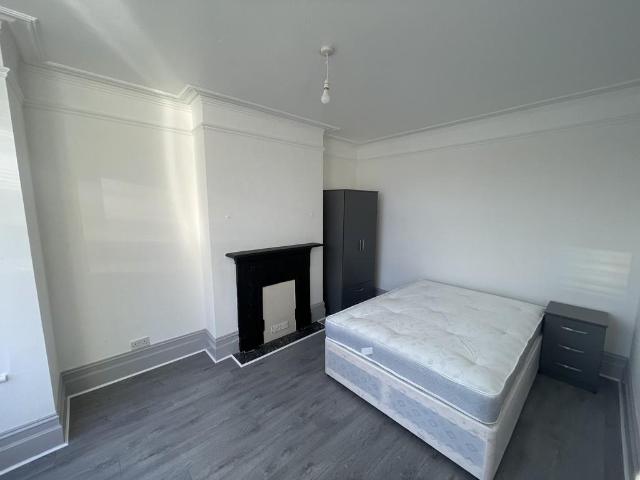 Room for rent in Barracks, The Bridge