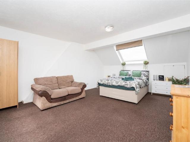 Room for rent in Iver, Richings Park