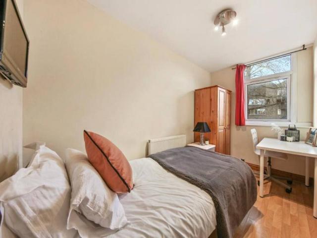 Room for rent in Maida Hill, Isle Of Man
