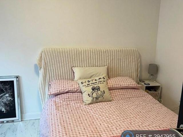 Room for rent in Ledston, West Yorkshire