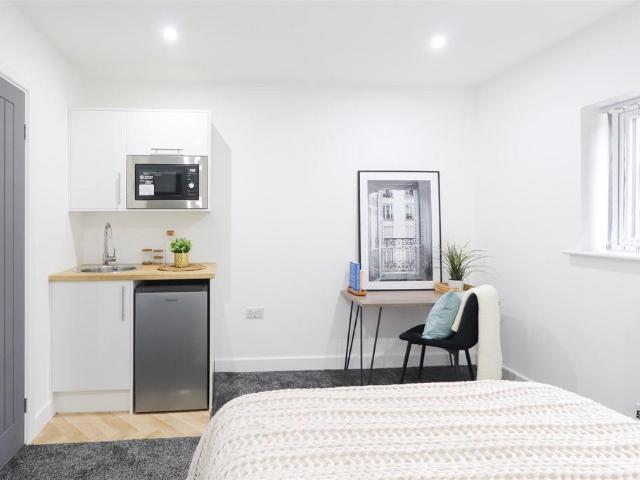Room for rent in Cannon Park, West Midlands
