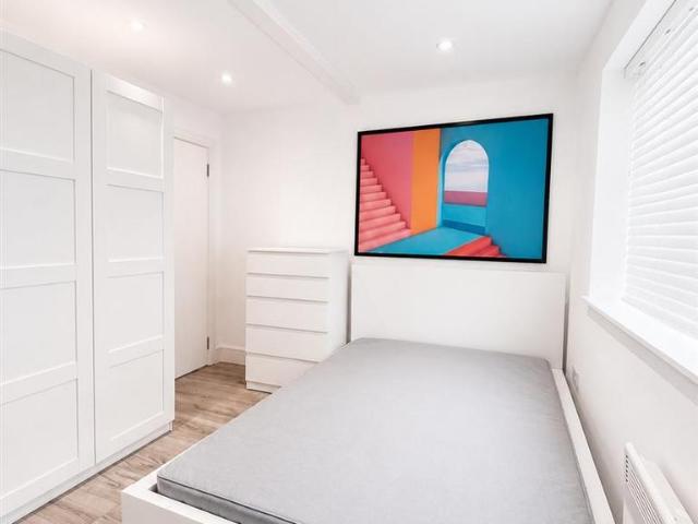 Room for rent in Mill End, Duton Hill