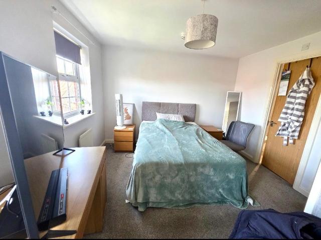 Room for rent in Mile End, Fordham Heath