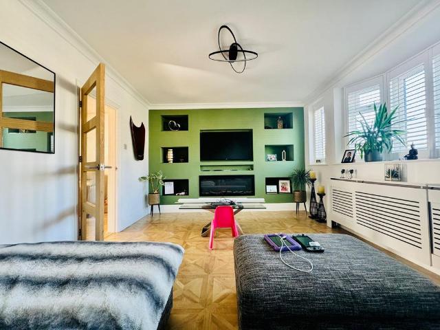 Room for rent in Sunningdale