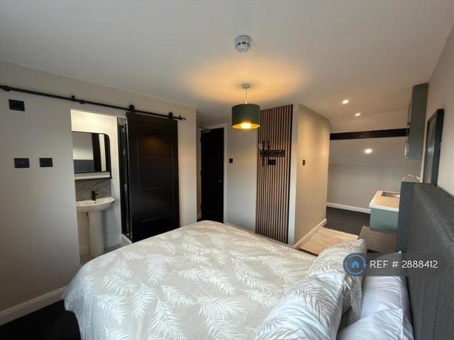 Room for rent in Woodhouses, Pendock