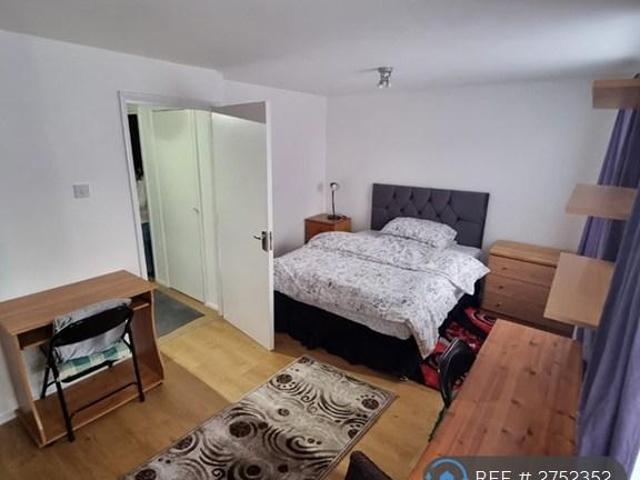 Room for rent in Charlton Riverside, Greater London