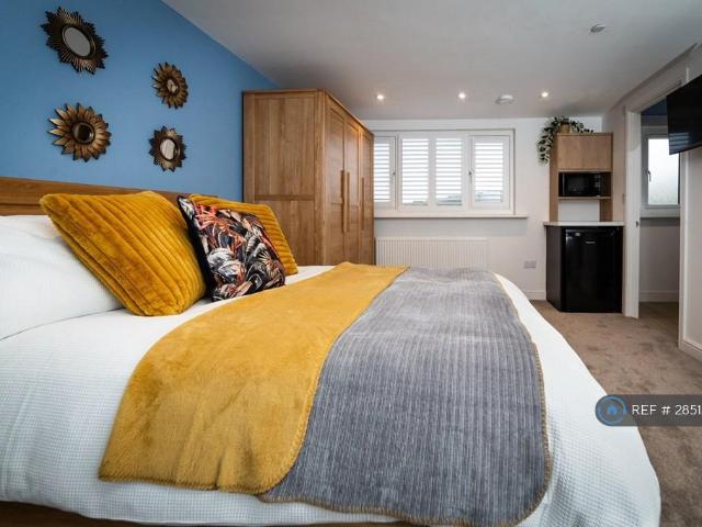 Room for rent in Pensnett, West Midlands