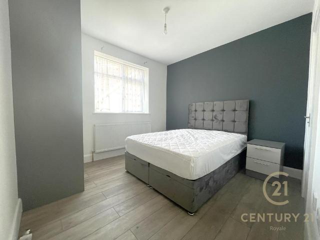 Room for rent in Surbiton, Greater London