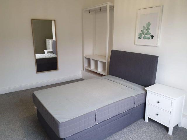 Room for rent in Diglis, Worcestershire