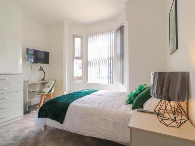 Room for rent in Spon End, West Midlands