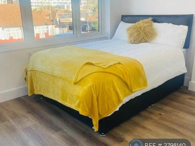 Room for rent in Hayes, Greater London