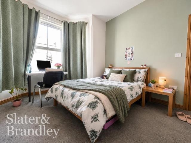 Room for rent in Attenborough, East Midlands