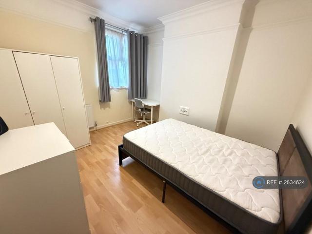Room for rent in Highfields, Old Wharf