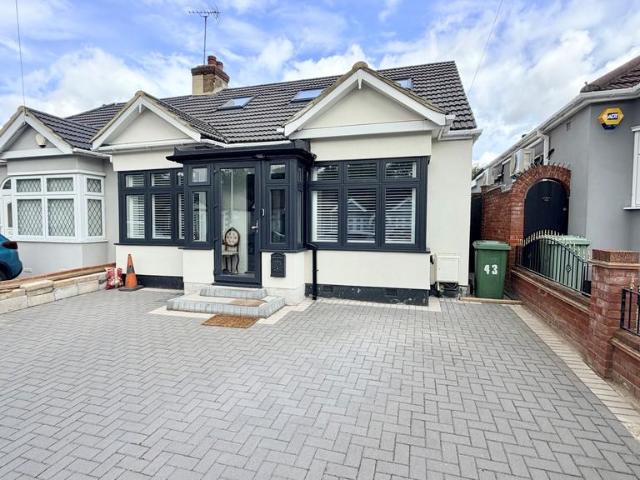 Room for rent in Harold Wood, Greater London
