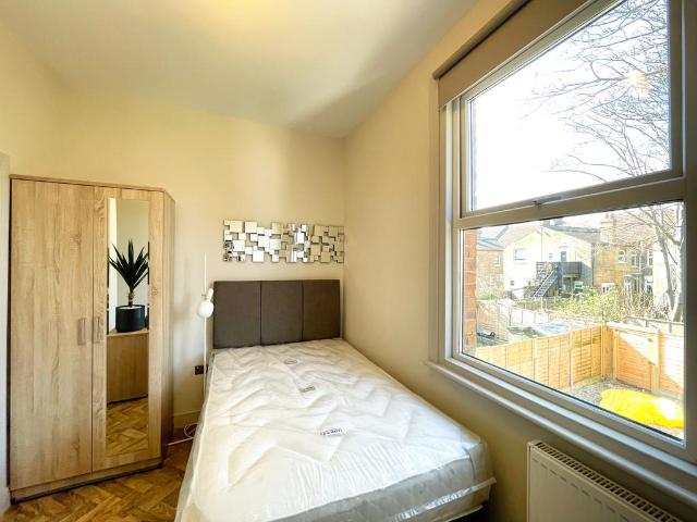 Room for rent in Alton Barnes, Essex