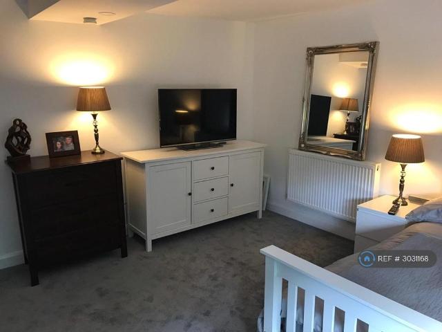 Room for rent in Sutton-at-Hone and Hawley, Monks Orchard