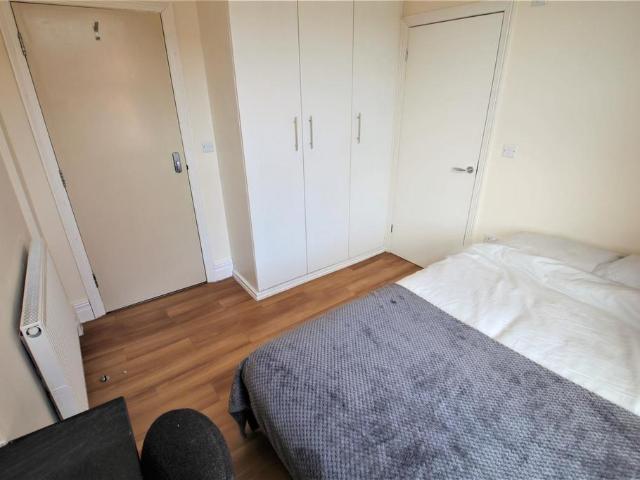 Room for rent in Kirkstall, West Yorkshire