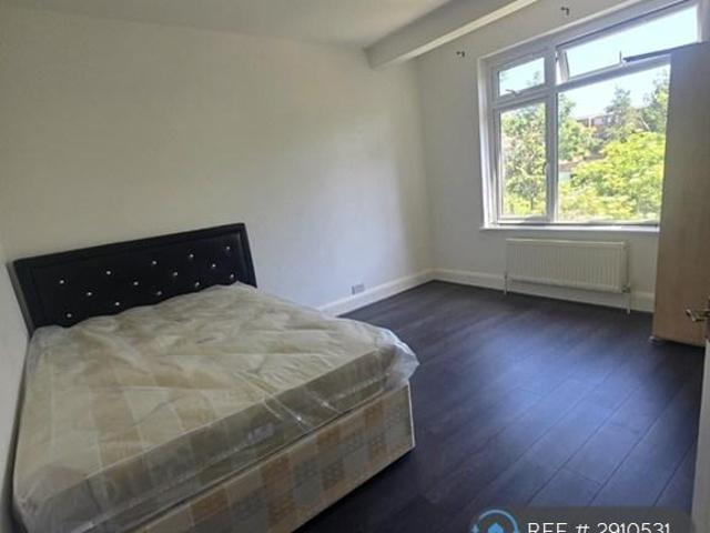 Room for rent in South Chingford, Greater London