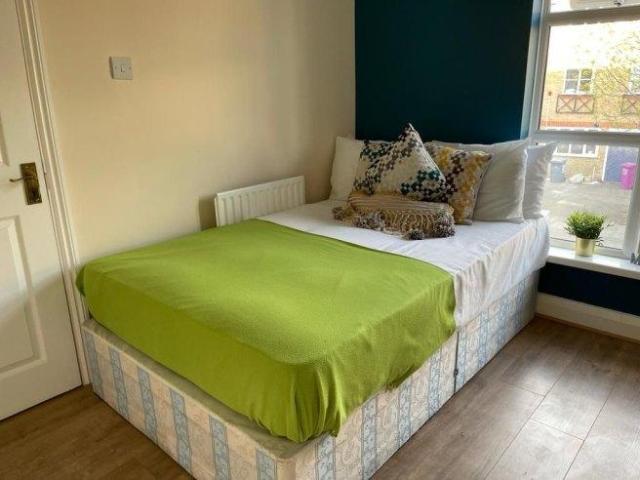 Room for rent in Isle Of Dogs, Isle Of Man