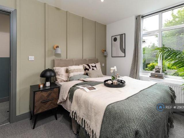 Room for rent in Buckley Wells, Bury