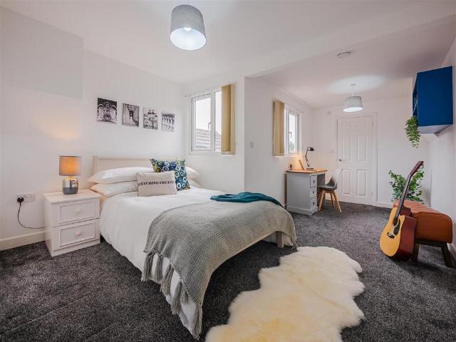 Room for rent in Ball Hill, West Midlands