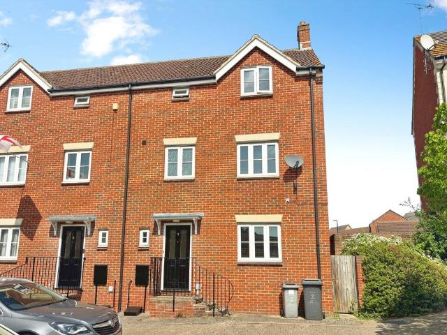 Room for rent in Redhouse, Abbey Mead