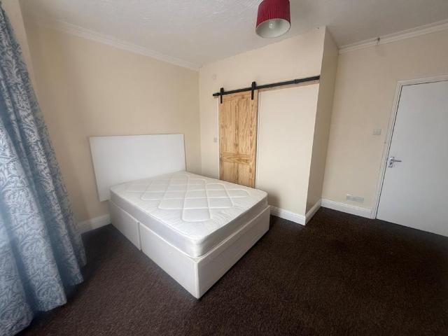 Room for rent in Penn Hill, Poole
