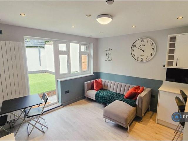 Room for rent in Glyndon, Plumstead