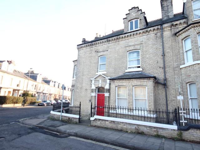 Room for rent in High Field, York