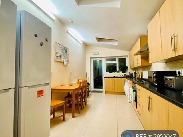 Room for rent in Lower Halliford, Surrey