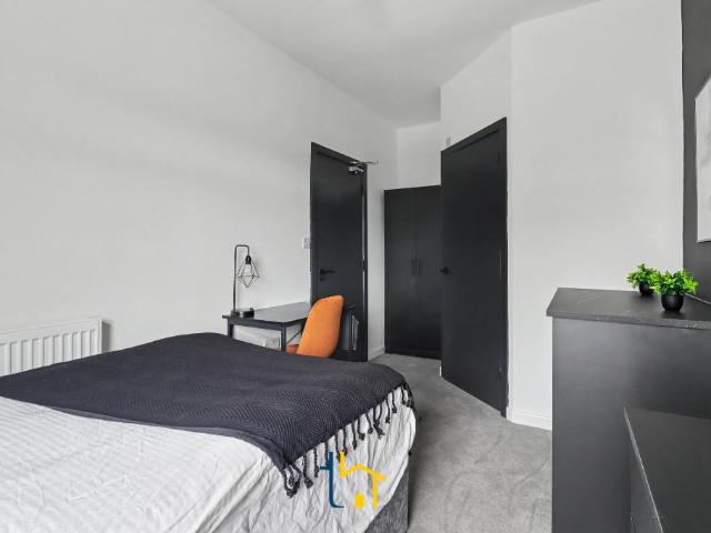 Room for rent in Coalville, Leicestershire