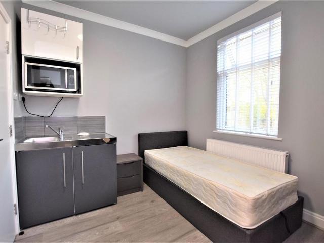 Room for rent in London Borough of Redbridge, Greater London